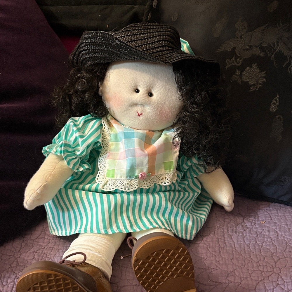 Iris. Little souls   Striped Green Dress Doll with Black Hat D 100